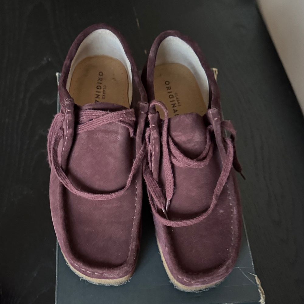 Clark’s  Suede Shoes in Burgundy